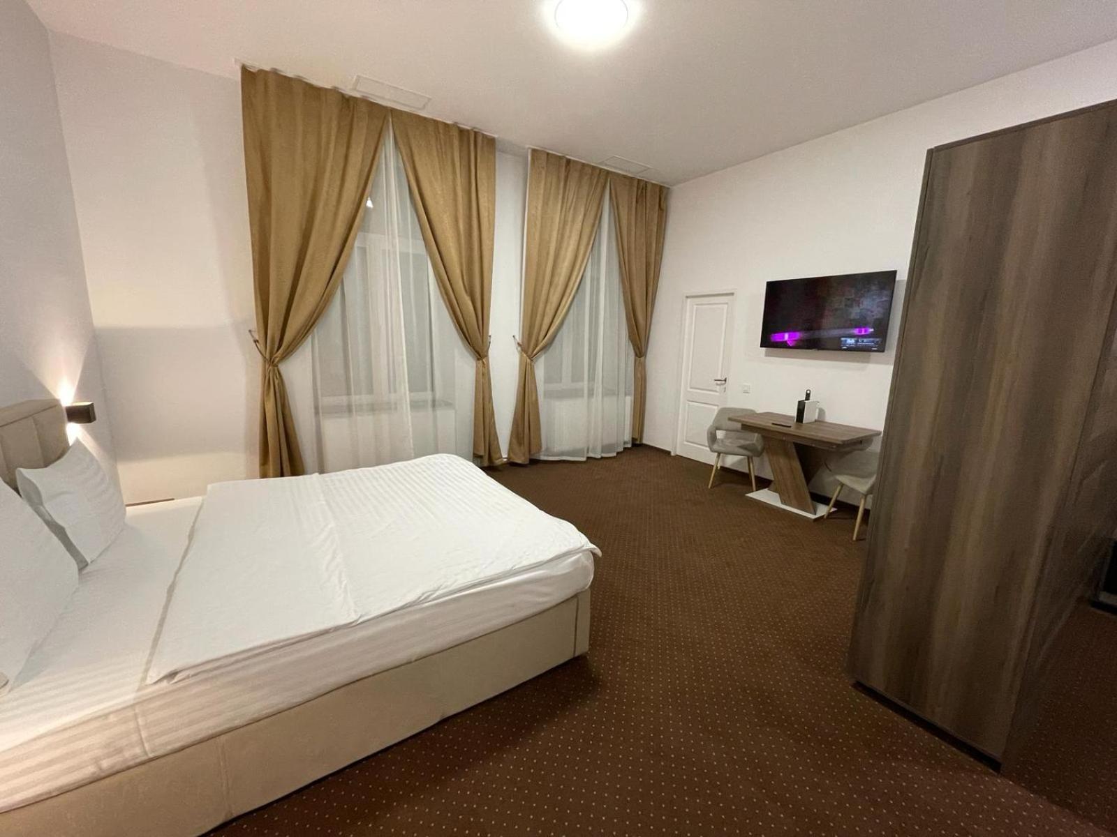 Resedinta Cina Hotell Braşov Eksteriør bilde